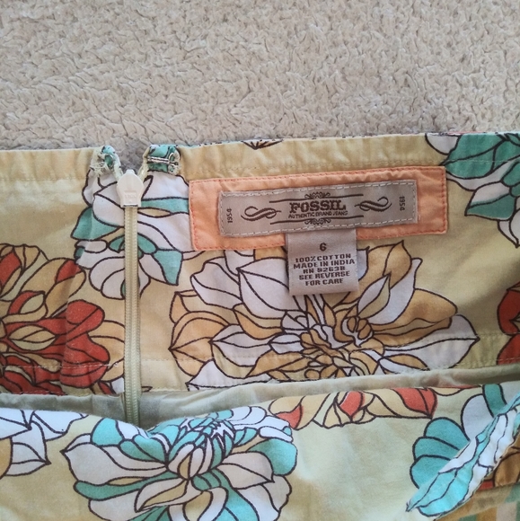 Unique Panel/Pleated Skater Skirt - Picture 3 of 3